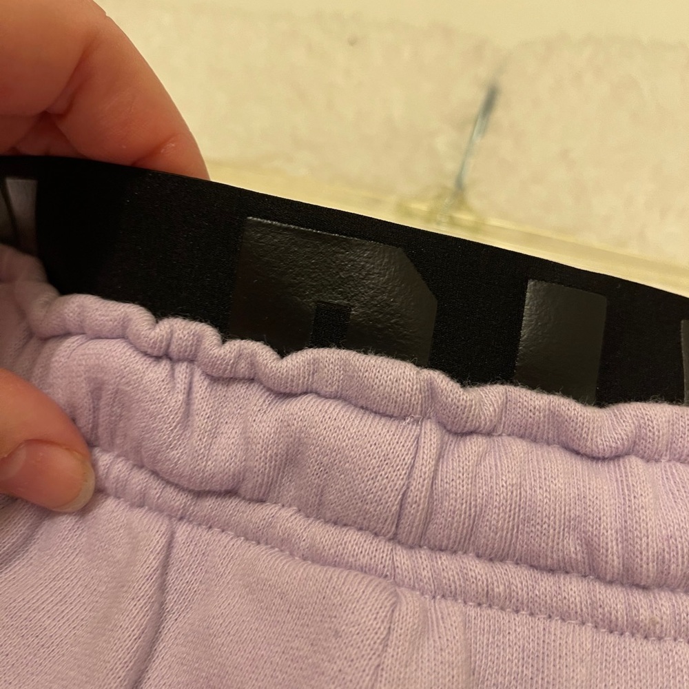 PINK VICTORIA SECRET PANTS - Picture 15 of 16